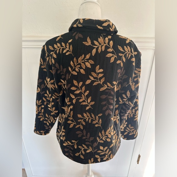 Coldwater Elegant Black Jacket Black with Gold Leaf Pattern size Petite Medium - Picture 4 of 9